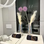 White Sky 20 Hanza Tower- Free Parking アパート *