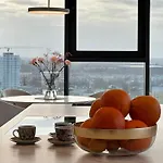 アパート White Sky 20 Hanza Tower- Free Parking シュチェチン