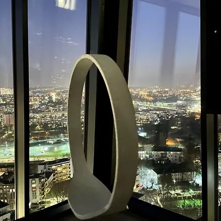 White Sky 20 Hanza Tower- Free Parking アパート *