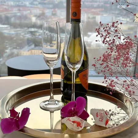 White Sky 20 Hanza Tower- Free Parking