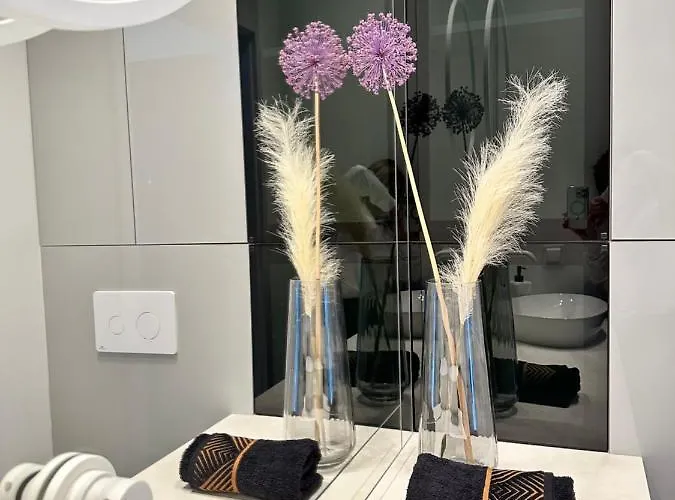 White Sky 20 Hanza Tower- Free Parking Apartment *