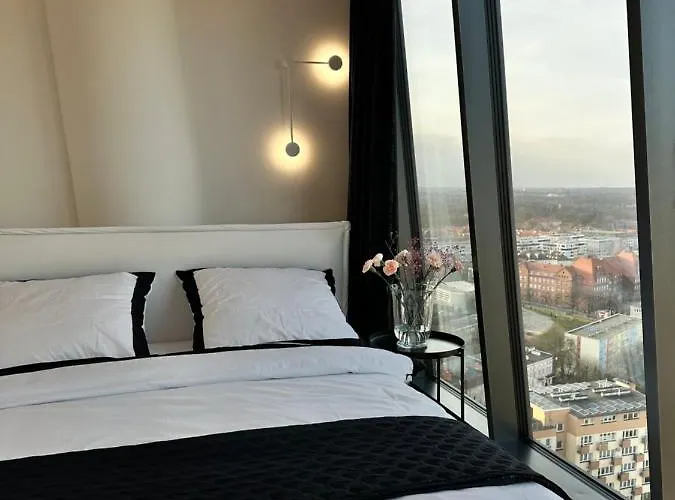 White Sky 20 Hanza Tower- Free Parking