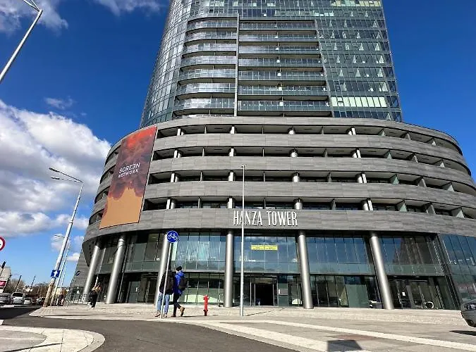 White Sky 20 Hanza Tower- Free Parking 아파트