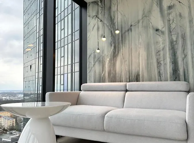 White Sky 20 Hanza Tower- Free Parking *