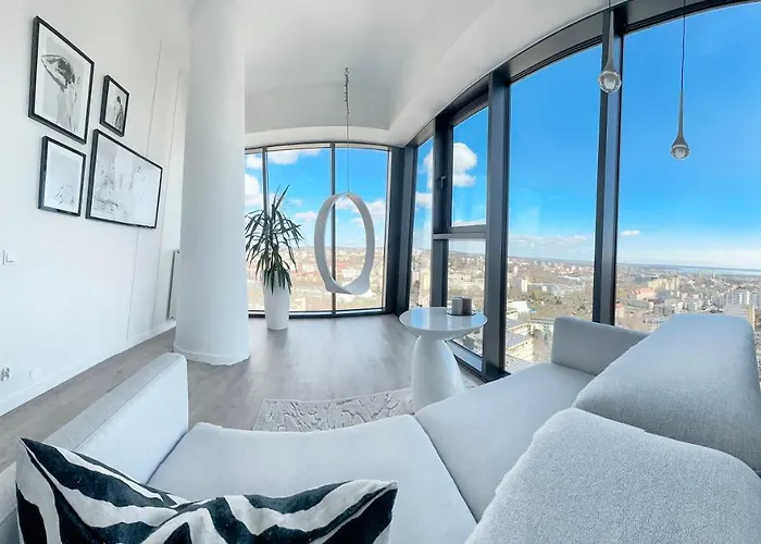 White Sky 20 Hanza Tower- Free Parking