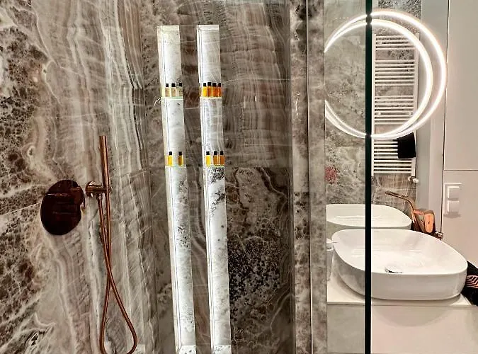 White Sky 20 Hanza Tower- Free Parking 公寓